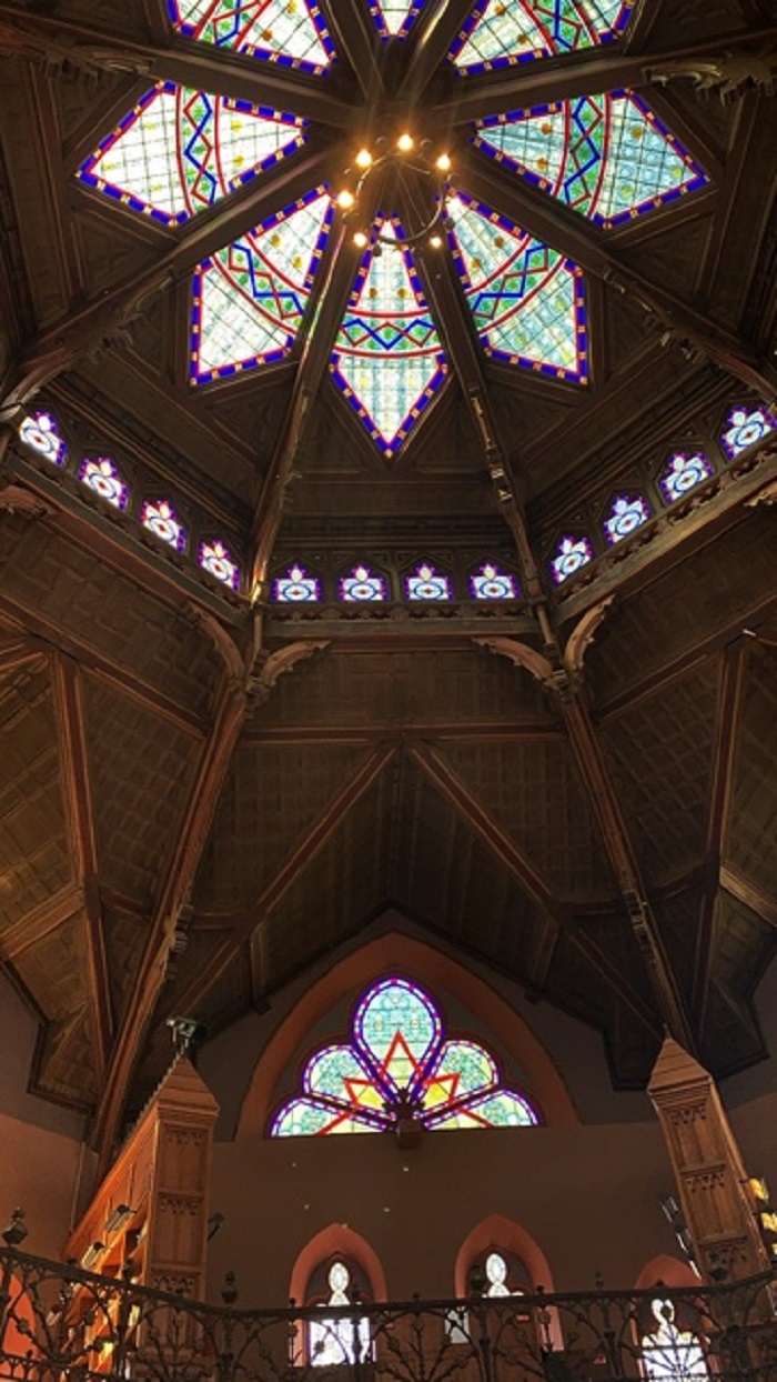 Stained glass windows in Chancellor Green