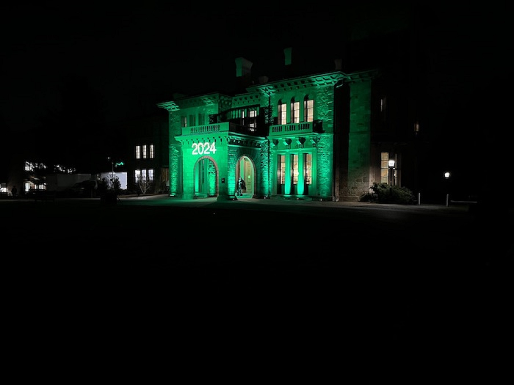 Exterior of Prospect House decorated for the 2024 Prom